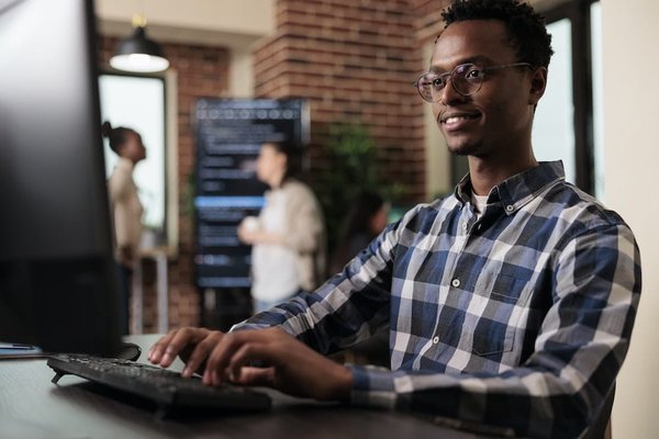 Les pionniers de la technologie : Les cerveaux qui réinventent le monde
